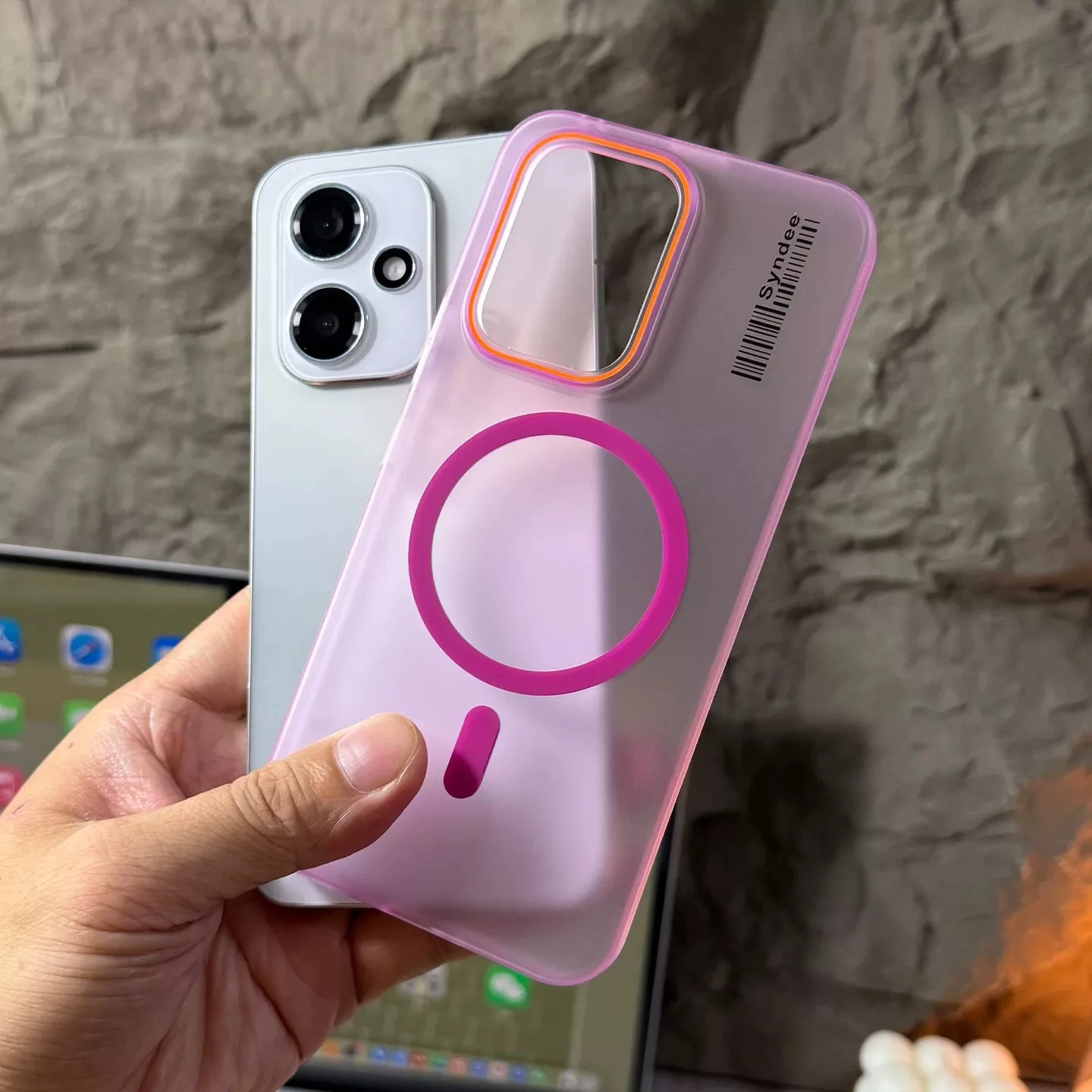 Slim Skin Feel Magnetic Wireless Charging Case with Anti-Fingerprint Shockproof Protection