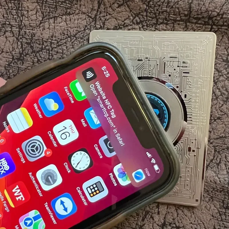 베스트셀러 맞춤형 레이저 각인 골드 미러 NFC 메탈 명함 인쇄 가능 NFC 카드 Ntag 213 215 216 재기록 가능 RFID 카드