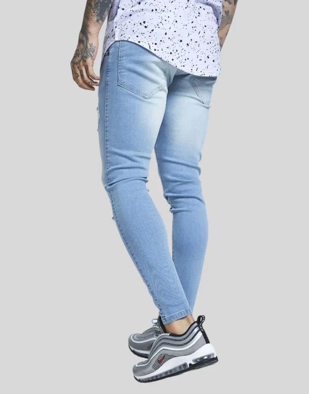 Celana Jeans Pria Biru Muda Distressed 