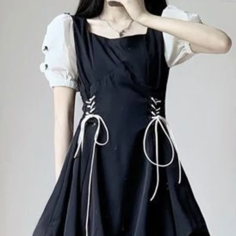 유럽 및 미국 여성 패션의 크로스 보더 프린트 브이넥 원피스, 최신 신상 아이템 8 여성 로리타 패치워크 레이스, 버블 슬리브, 스퀘어넥, 활 웨이스트 원피스, 부드러운 스타일, 큐티 섹시, 캐주얼 패션, 2024