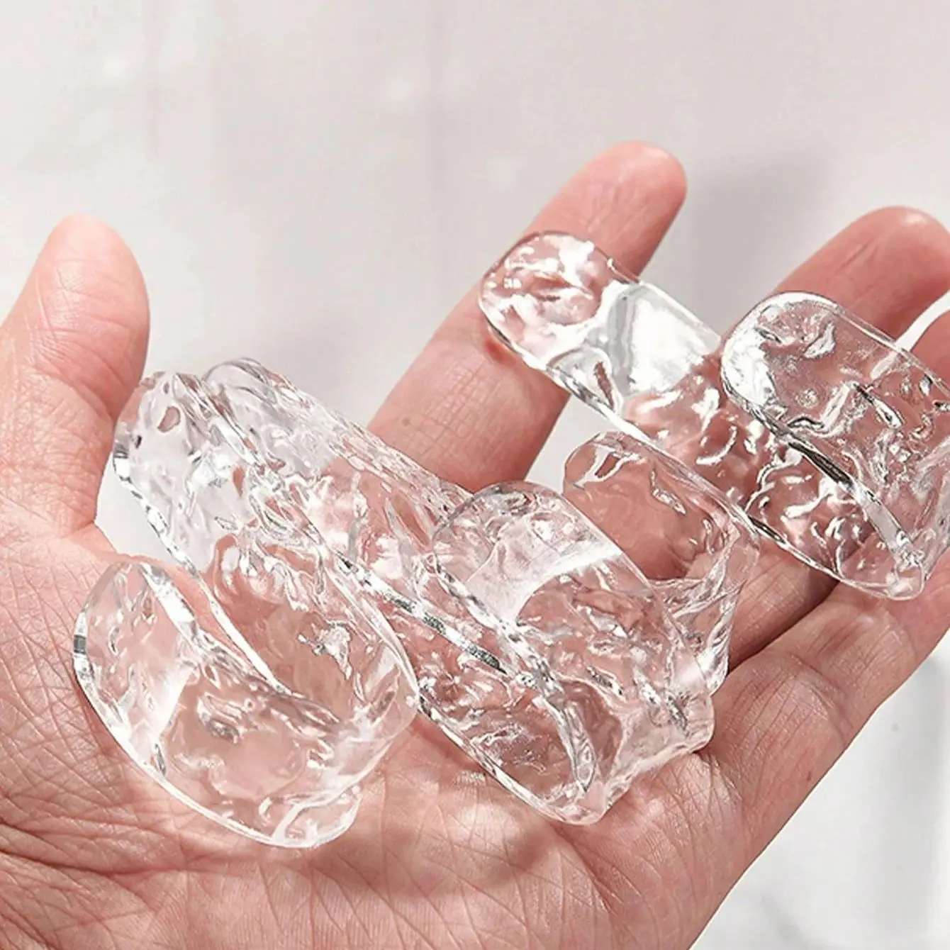 4/8/12Pcs Acrylic Diamond Wall Hook Tranparent Waterproof Adhesive Hooks For Hanging Towels Coats Home Bathroom Organizer