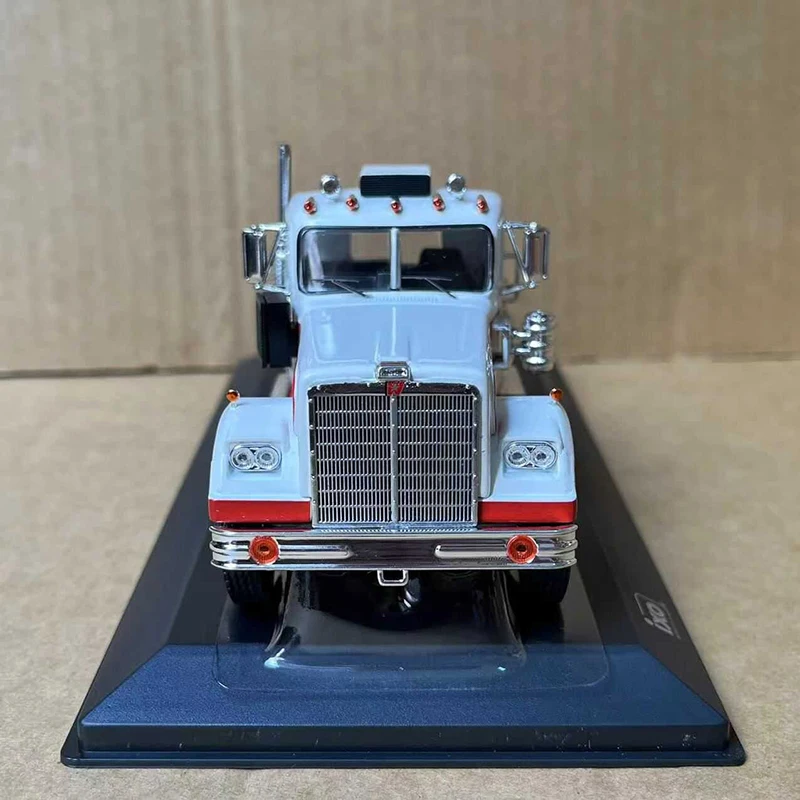 IXO 1:43 Scale STAR 4864 1970 Truck Trailer Head Simulation