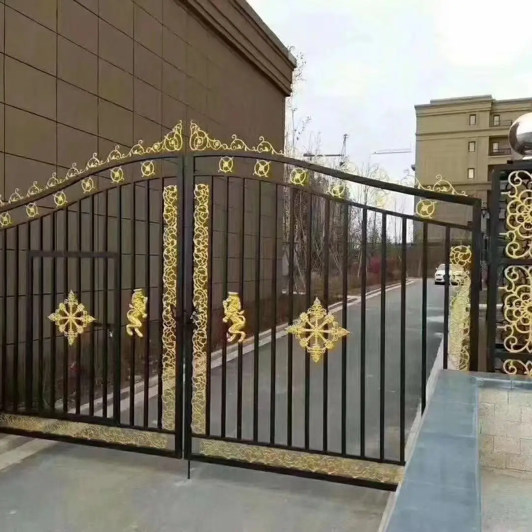Hot Selling Wrought Iron Metal Fence Galvanized Iron Gate With Zinc Steel Frame Spear Top Design Reed Material Fence Panel
