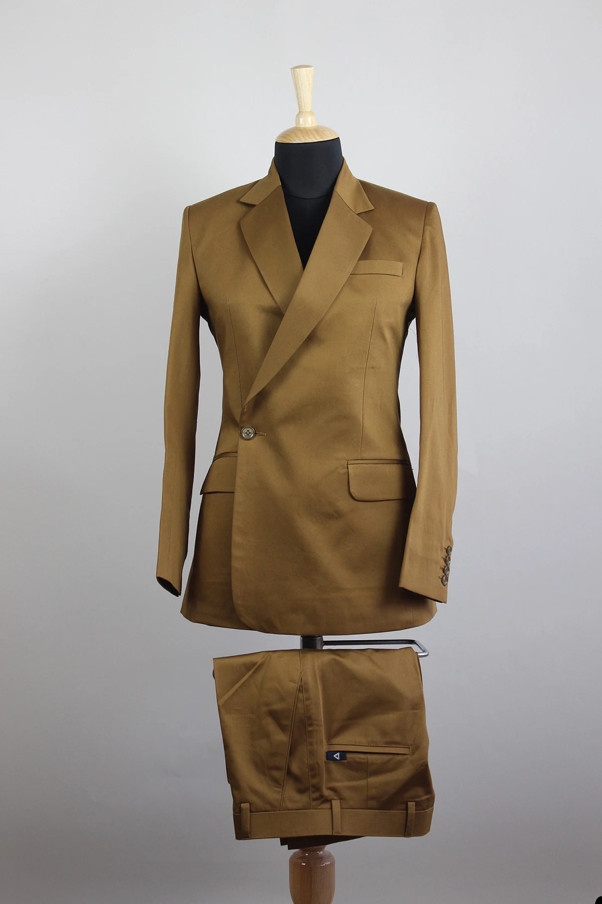 New Brown Blue Men Suits Tailor-Made 2 Pieces Blazer Pants One Button Peaked Lapel Satin Business Wedding Plus Size Tailored