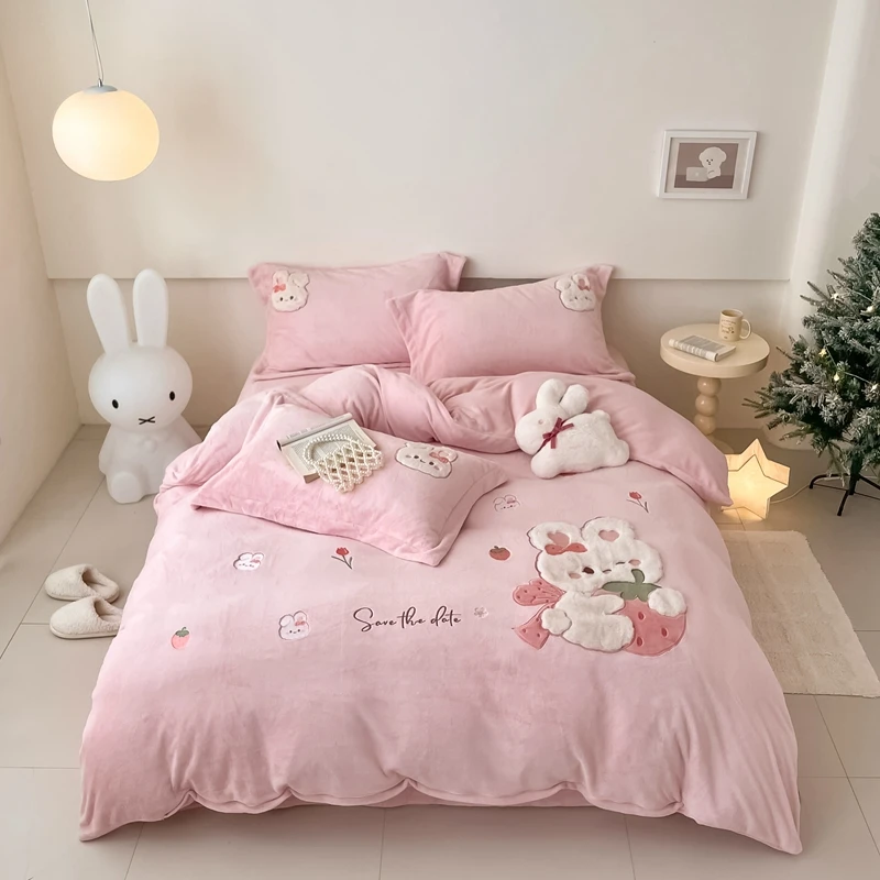 

Cartoon Rabbit Strawberry Applique Embroidery Velvet Fleece Bedding Set Single Double Queen Duvet Cover Bed Sheet Pillowcases