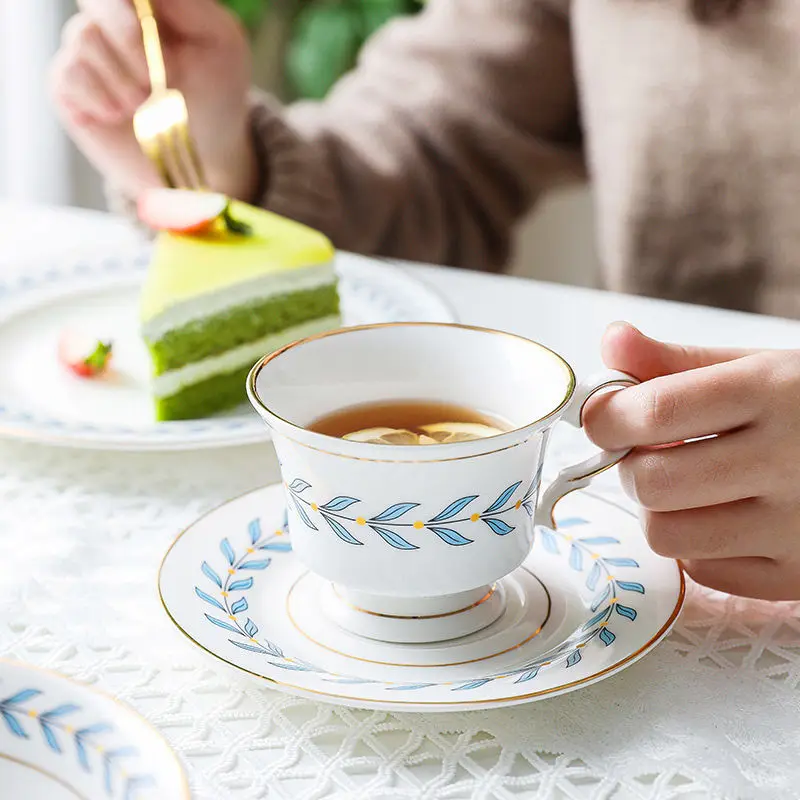 Blatt Kaffeetasse Untertasse Set Luxus Nachmittagstee Tasse Untertasse Moderne Espresso Latte Cappuccino Tasse Dessertteller Küche Frauen Geschenk – Detail 2
