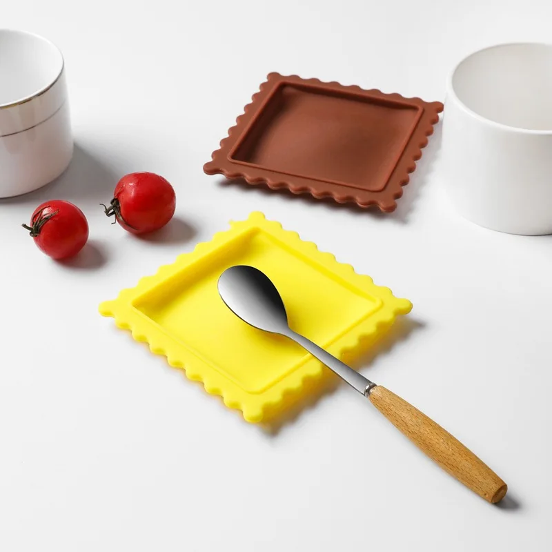 1pc Cute Cartoon Silicone Spoon Rest Heat-Resistant, Non-Slip Kitchen Counter Mat for Spoons & Ladles