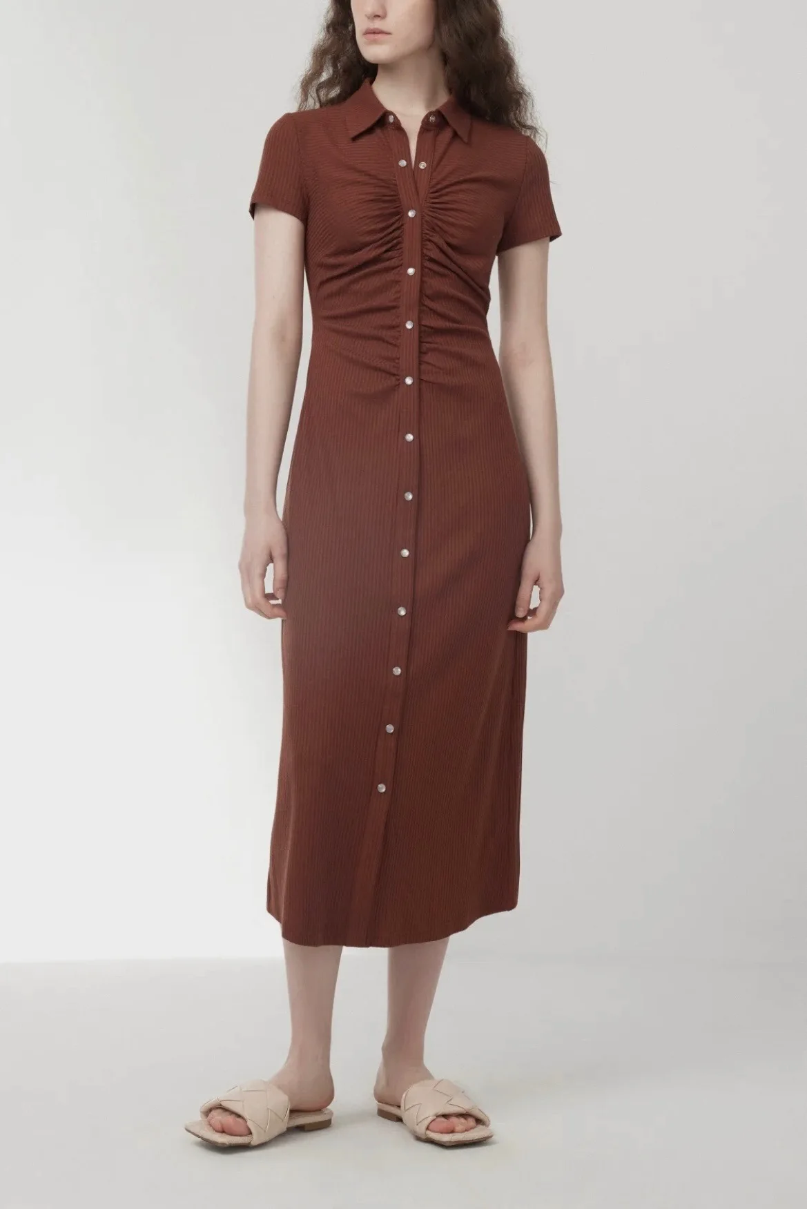 

2023 Spring and Summer New Pearl Button Draping Pleated Knitted Dress