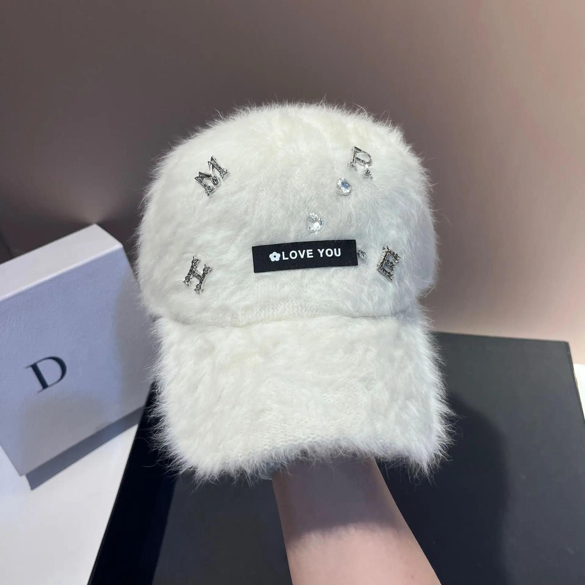 Winter Neue Warme Alter Reduktion Kaninchen Feder Baseball Kappe Mode Brief Gesicht Kleine Kappe Outdoor Casual Hut Weibliche_voghion.com