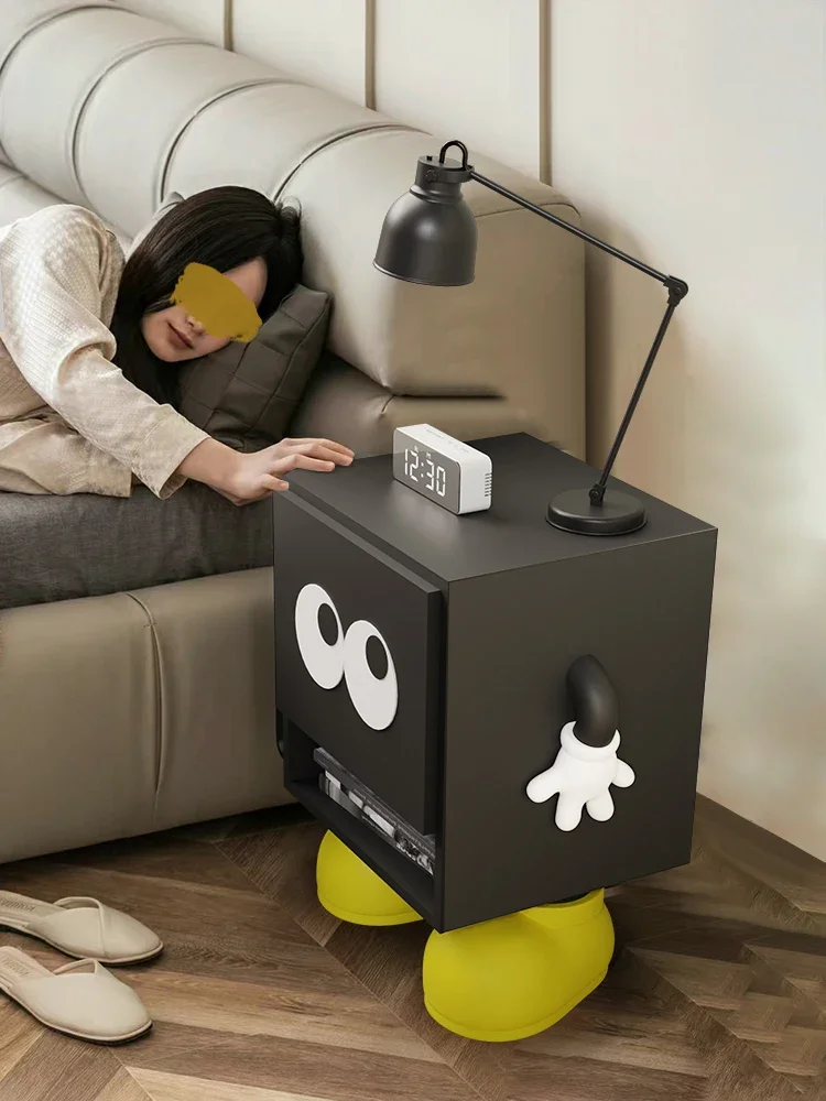 Рисунок 4 - Детский прикроватный столик с милыми большими глазами