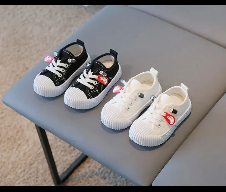 Beautiful New Breathable Children's Canvas Shoes 2022 Baby Boy and Girl Versatile Casual Breathable White Sneakers Spring Cute extra wide children's shoes