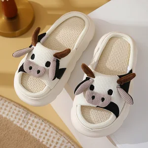 Симпатичные домашние тапочки с мультяшным изображением молочной коровы, всесезонные домашние сандалии, хлопковые льняные тапочки для пар, летняя забавная обувь из коровьей кожи 2023