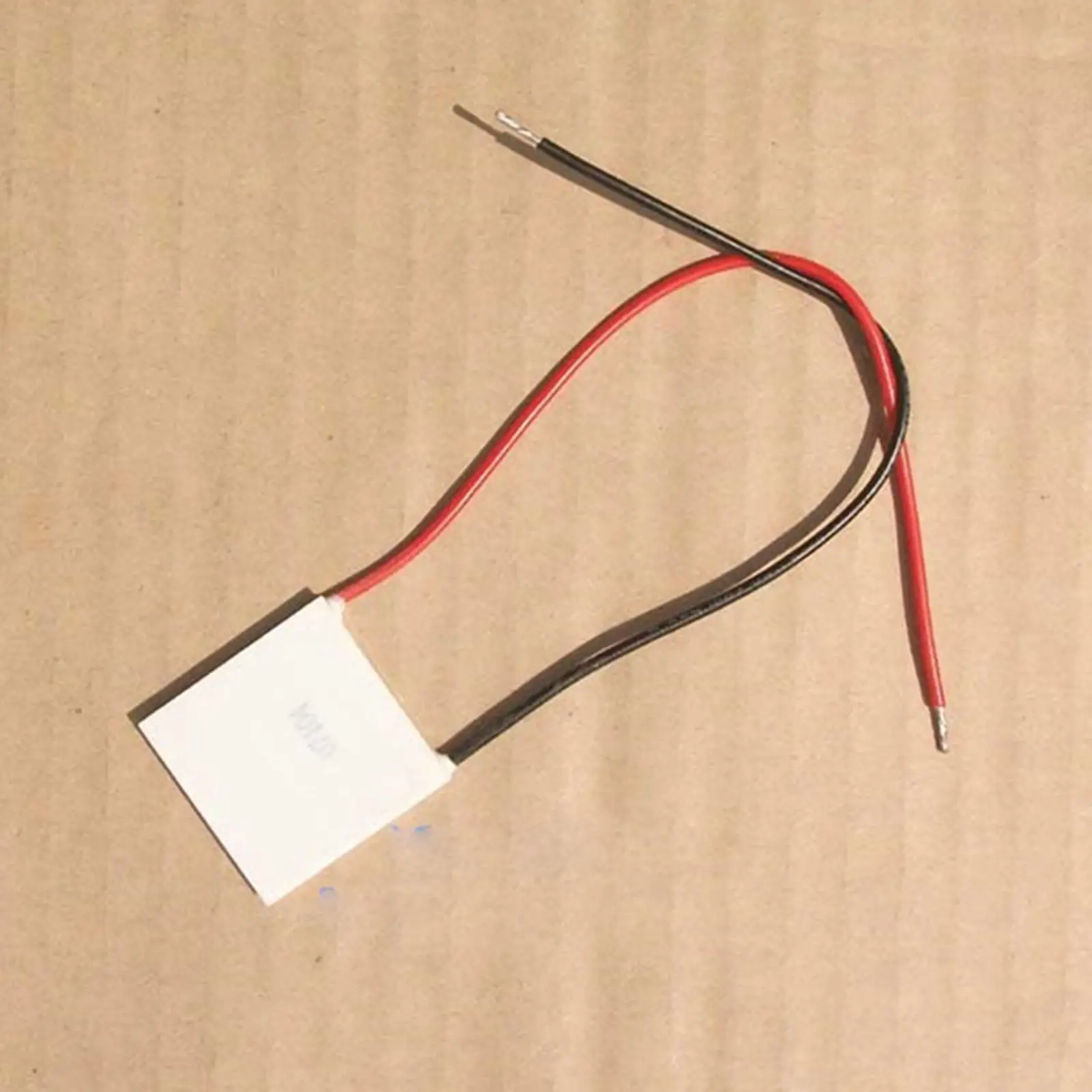 30x30x4.1mm 4A 8.4V 16.7W TEC1-07104 Thermoelectric Cooler Peltier Heatsink