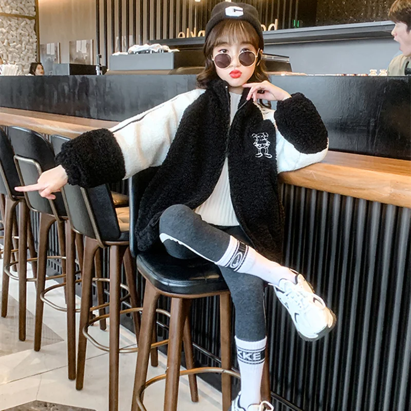 Рисунок 3 - Пальто для девочек