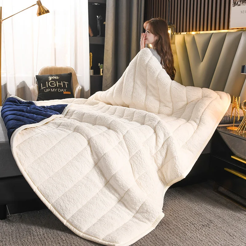 

Winter Thick Lamb Artificial Wool Double-sided Throw Blanket Soft Cozy 3 Layers Quilted Bedding Blanket Warm Quilt Blanket