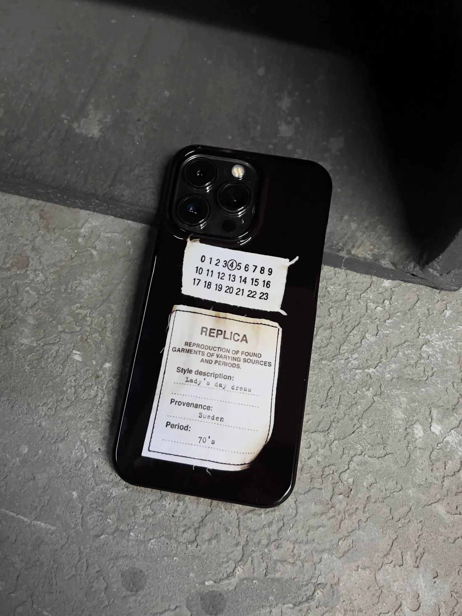 Minimalist High-End Glossy Phone Case with Jelly Cover Finish