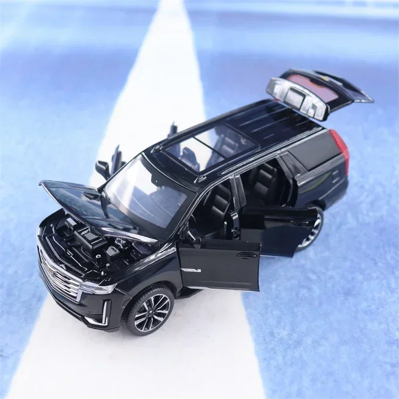 1:32 Cadillac Escalade off-road vehicle Diecast Metal Alloy Model