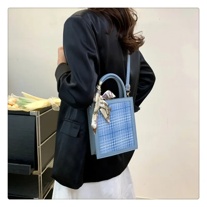 Woolen Handheld Small Square Crossbody Bag New Checkered Fashion Commuter Crowd Crossbody Bag Small Fragrant Simple Shoulder Bag