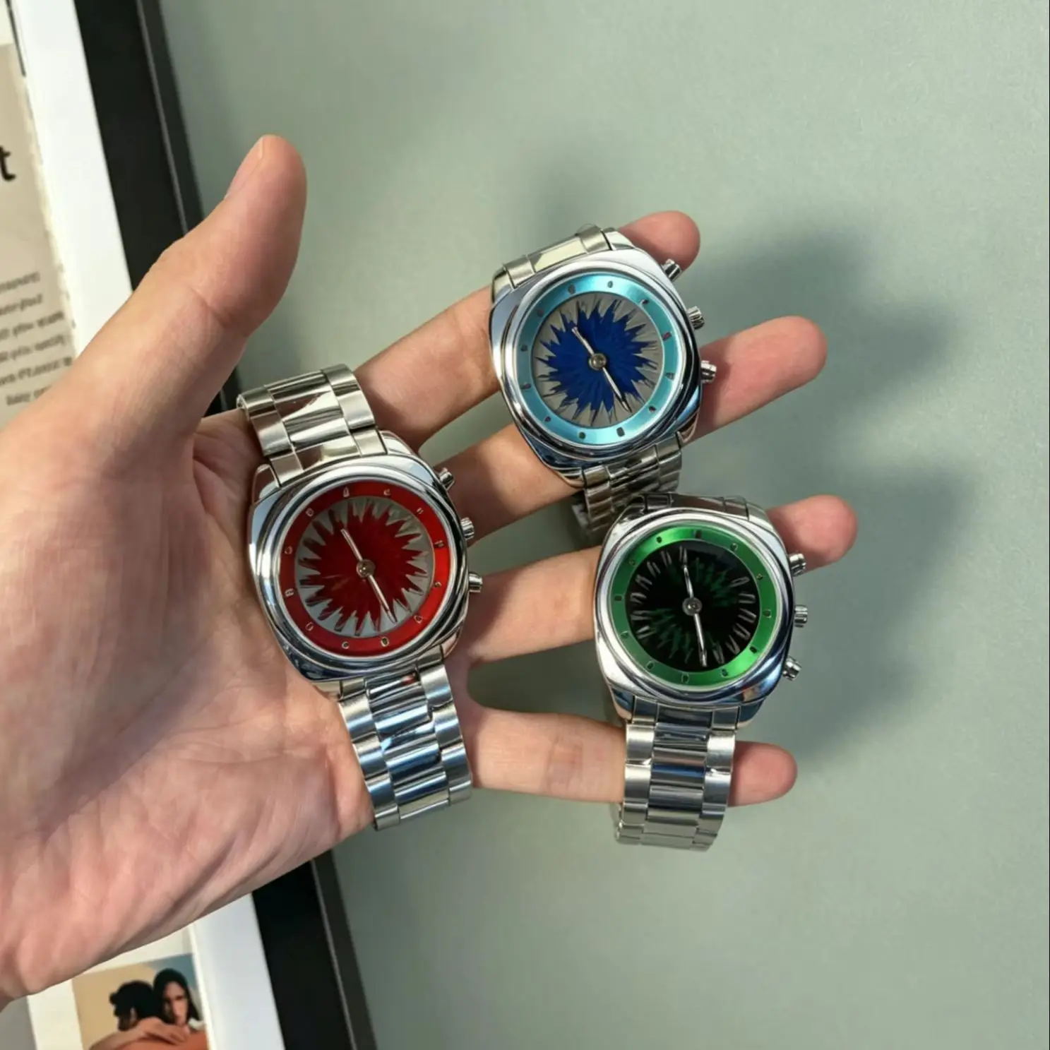 Dynamic Sparkling Fireworks Quartz Watch with Stainless Steel Strap - Available in Vibrant Colors