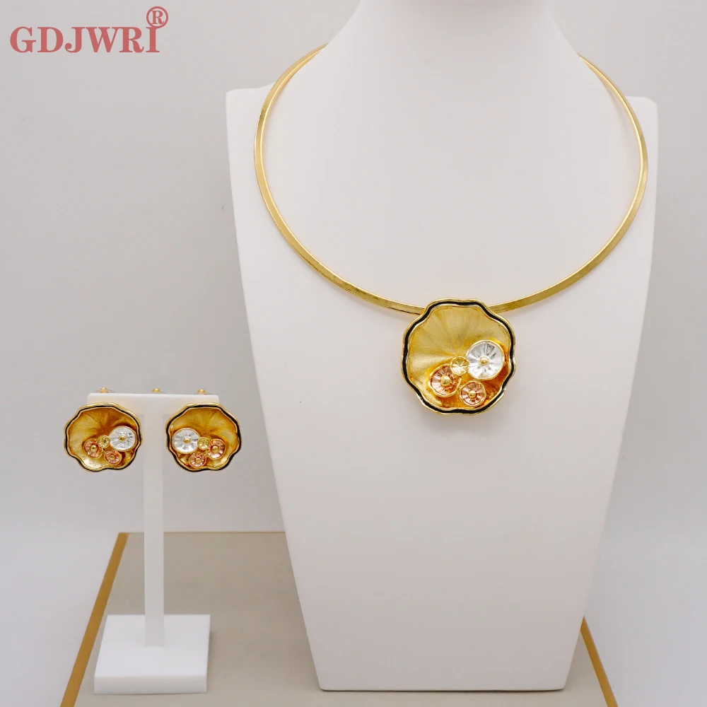 

2022 Newest Dubai Gold Unique Necklace Earrings Jewelry Set Ladies Exquisite Banquet Dating Wedding Costume Jewellery