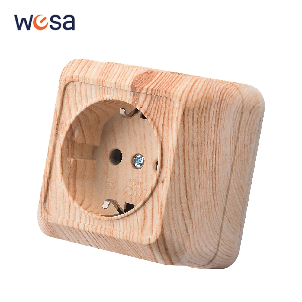 1 Socket With Ground
