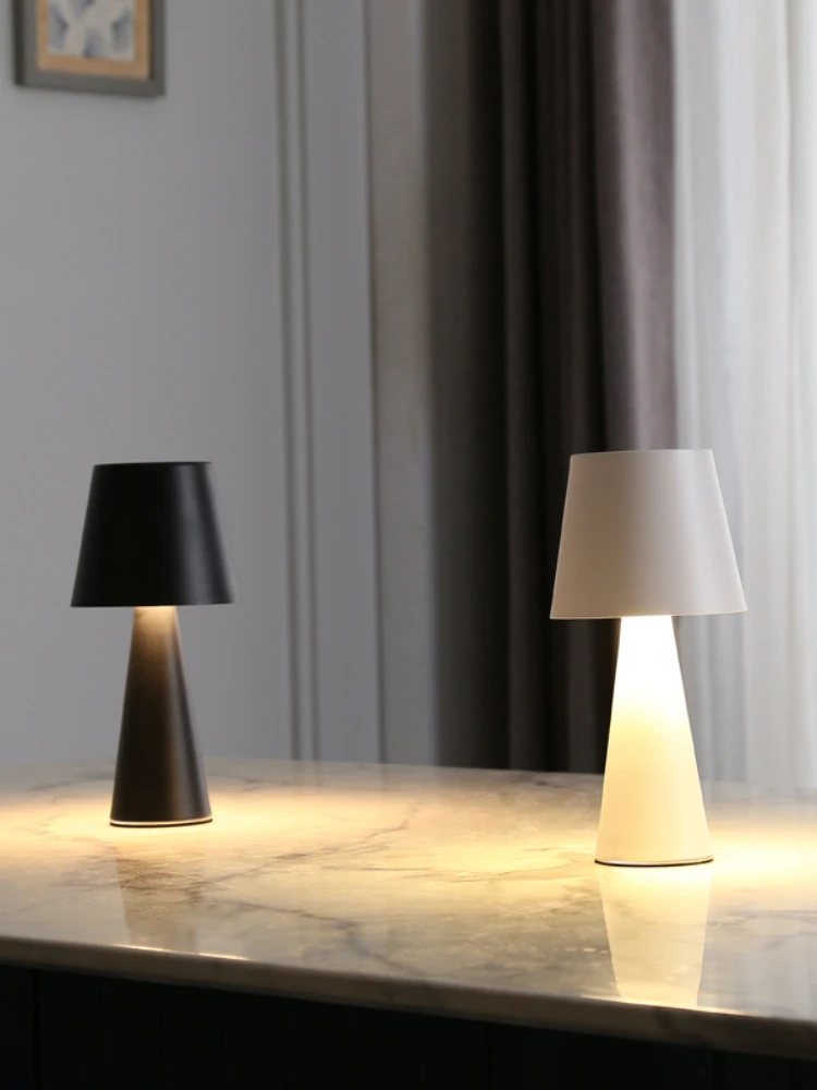 Рисунок 2 - Минималистичная американская настольная