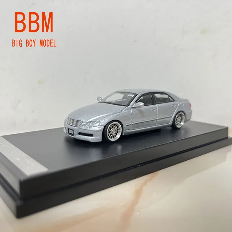 

Diecast 1/64 Scale Toyota Reiz Car Model Simulation Metal Collection Toy Vehicle Model Ornament Toys for Boys Gifts for Children