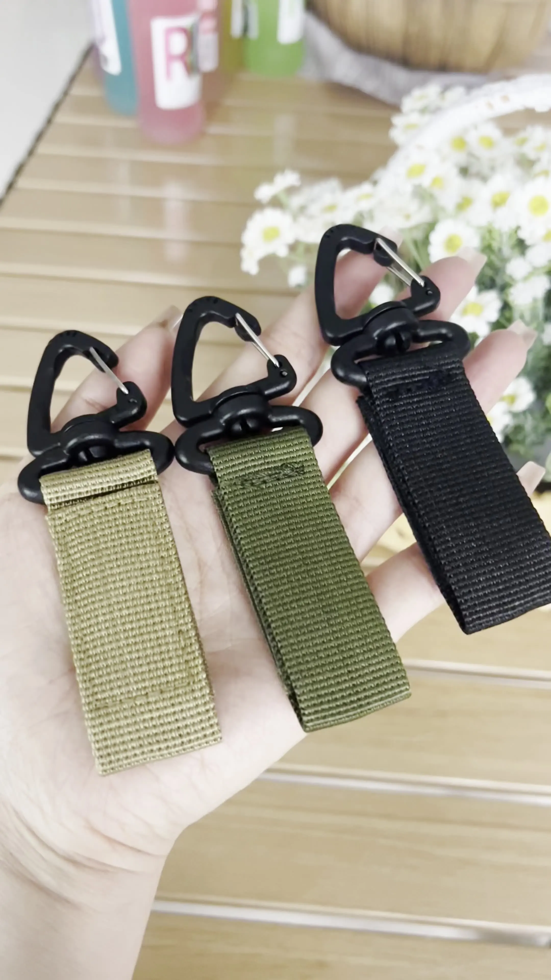 Outdoor 360-Grad-Drehung Nylon Karabiner Schlüsselhaken MOLLE Gurtband Schnalle Gürtelschnalle Hängen Camping Klettern Rucksack Zubehör – Detail 9