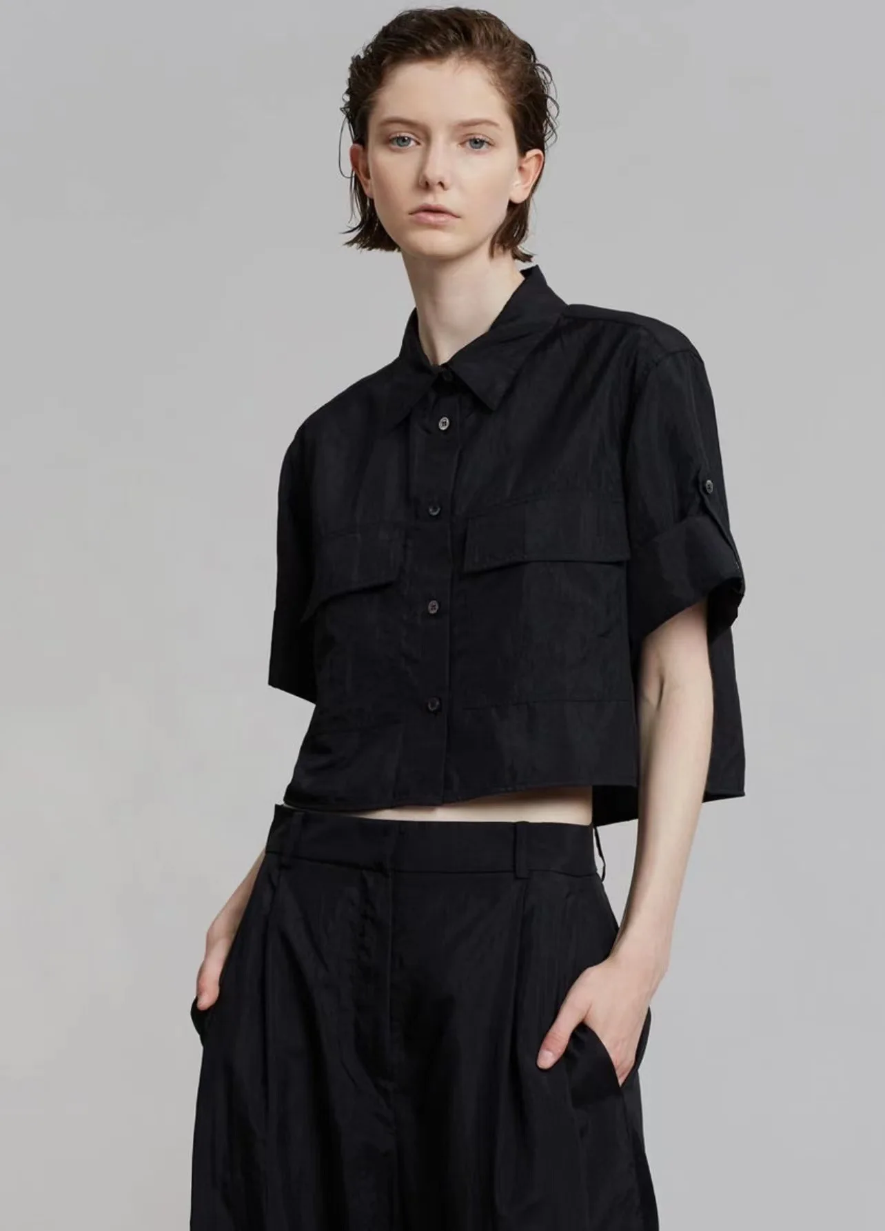 new-women's-fashion-cool-work-blouse-with-pockets-2023-summer-loose-female-single-breasted-loose-short-shirt-top