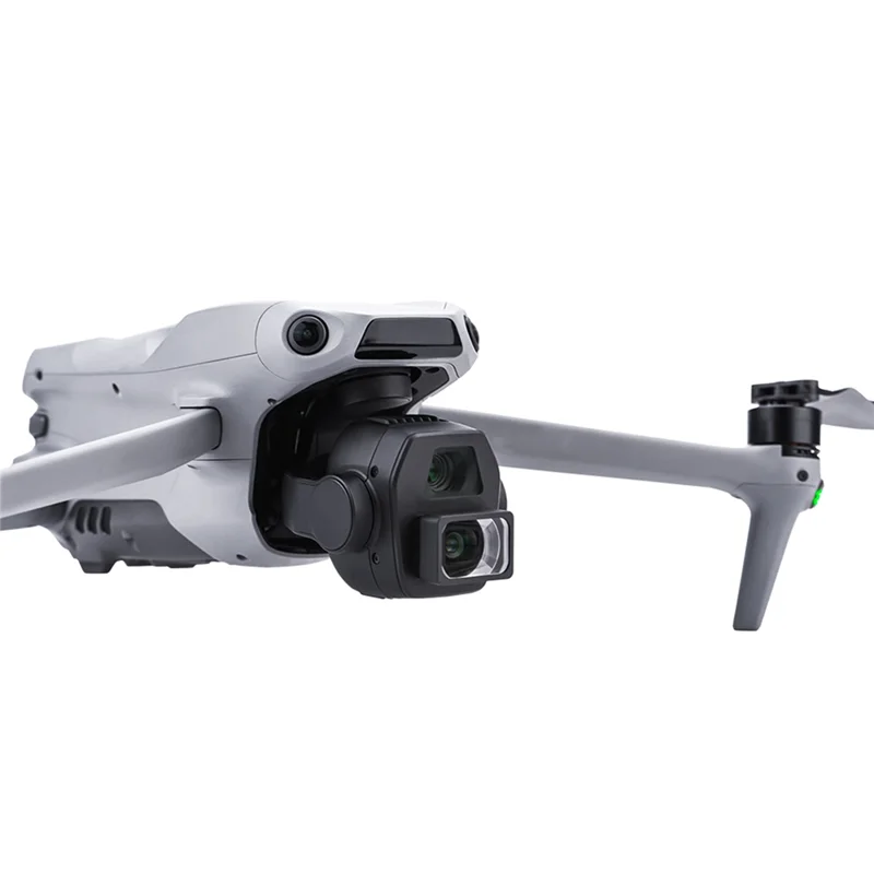 Drone DJI Air 3S équipé de l'Objectif Grand Angle 110°, prise de vue aérienne d'une forêt