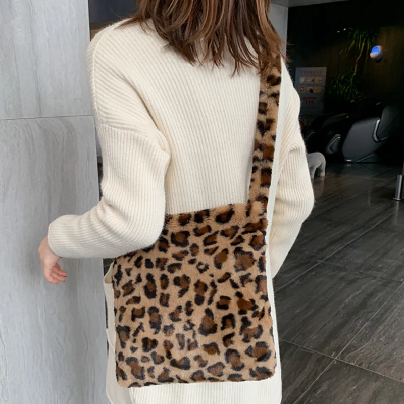 Leopard Print Plush Women's Shoulder Bag Fashion Retro Warm Handbag Large Capacity Casual Messenger Bag