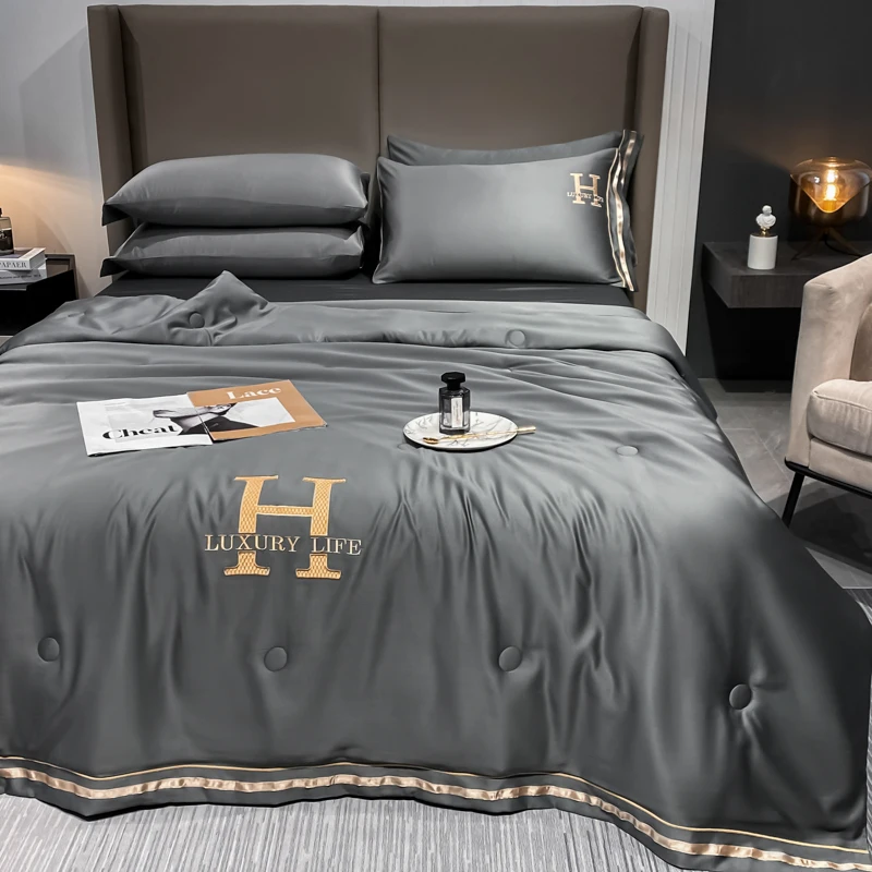 New Ice Silk Summer Quilt Air Conditioned Comforter Quick Cooling and Cooling Home Student Dormitory Quilt Queen King Size summer quilt
