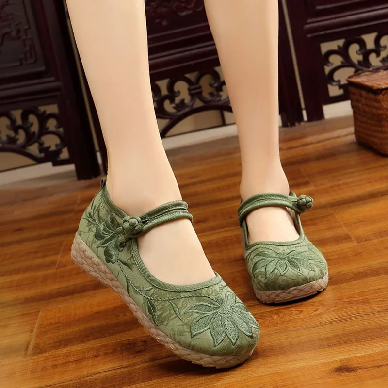 Fashion Women Vintage Traditional Style Women Soft Loafers Spring Autumn Slip on Cotton Fabric Flats Comfort Embroidered Shoes