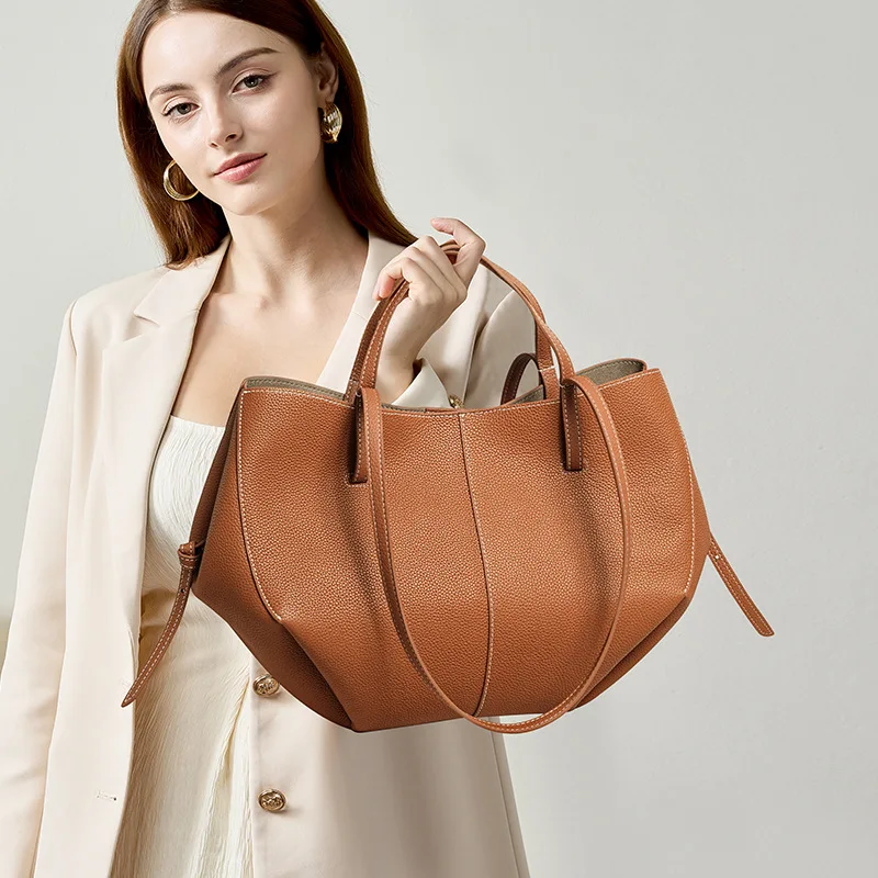 2026 Women's Versatile Niche Shoulder Bag Top Layer Cowhide High-End Large Capacity Commuting Tote Bag Versatile KZ006
