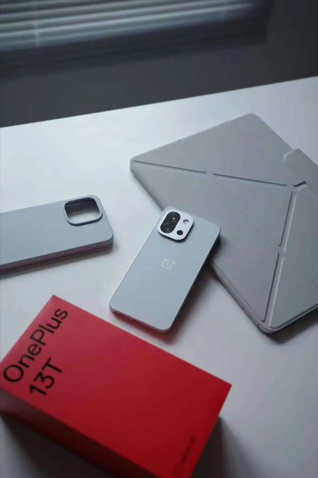 New Unlocked OnePlus 13T 5G Cell Phone 6.32inch OLED Snapdragon8 Elite 50MP Rear Camera 80W SuperVOOC 6260Mah NFC