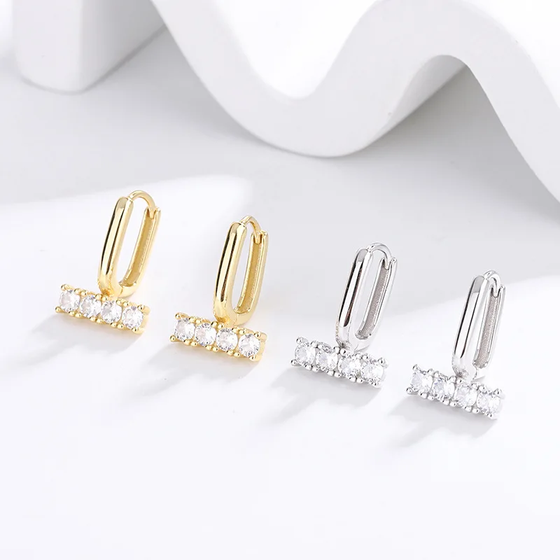 

Серьги женские из серебра 925 пробы с инкрустированными бриллиантами
