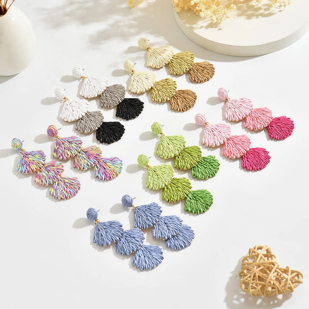 Elegant Multicolor Raffia Shell Drop Earrings for Women Boho Vintage Style Rattan Knit Long Hanging Earring Summer Beach Jewelry