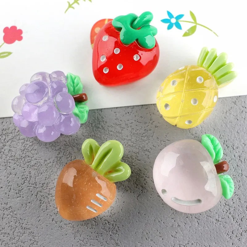 

New Resin Jelly Fruits Flatback Cabochons for Phone Case 20pcs Transparent Carrot Peach Strawberry Pineapple Grapes Foods Charms