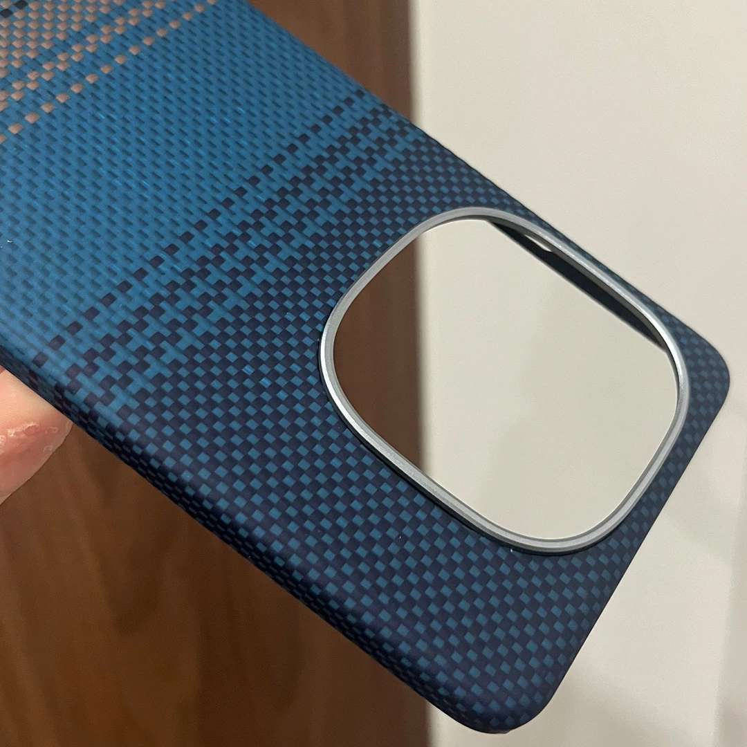 Magnetic Real 600D Aramid Carbon Fiber Phone Case Cover On For
