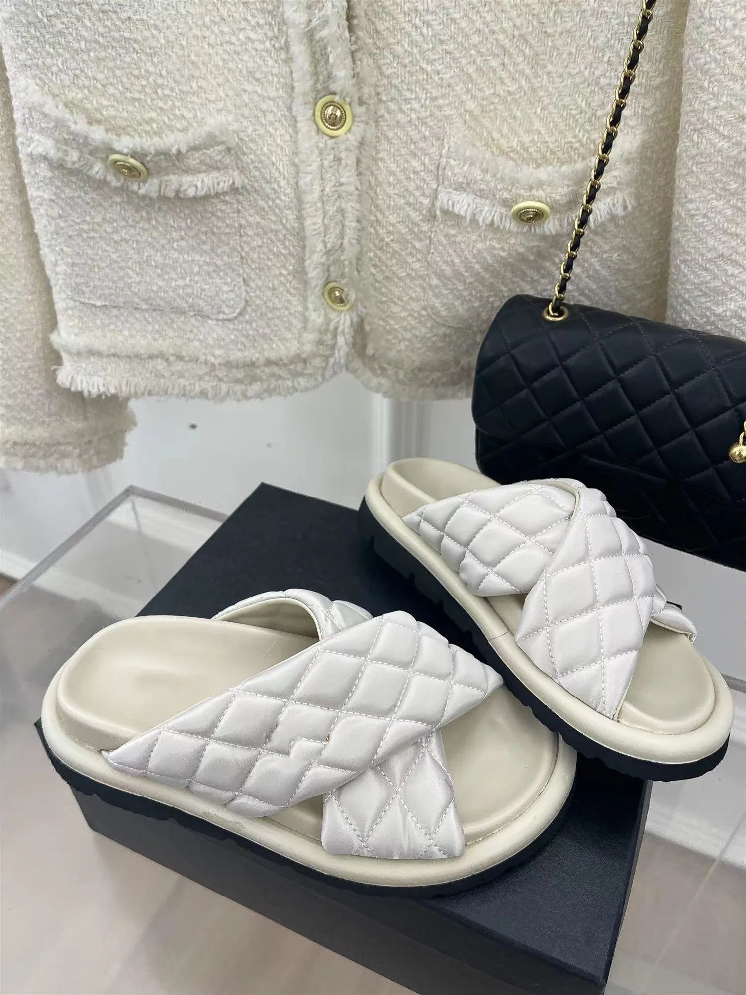 Rhombic Crossed Loafers With Thick Bottom Bread Women Slippers Nylon Waterproof Cloth Foamed Outsole Non-slip Wear-resistant