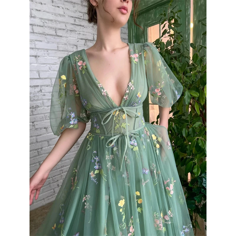 A Line Lace Tulle V Neck Bridesmaid Dresses Elegant Wedding Party Formal Prom Evening Special OccasionCorset Back