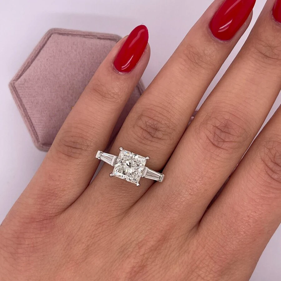 Рисунок 4 - Обручальное кольцо с алмазным покрытием