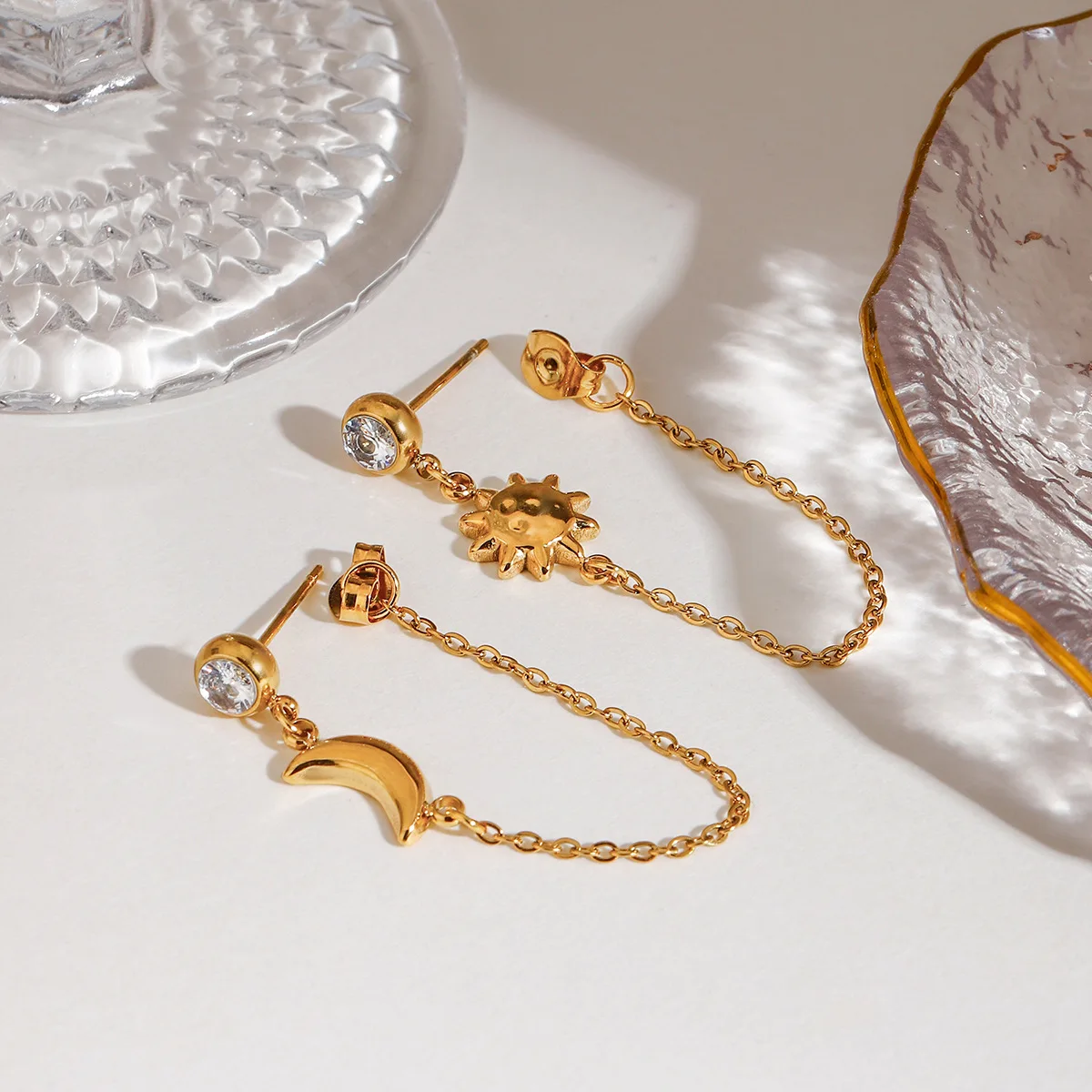 Vintage Personality Metal Long Chain Moon Sun Dangle Earrings Anti Allergic Small Thick Circle Zircon Ear Stud Hiphop Jewelry