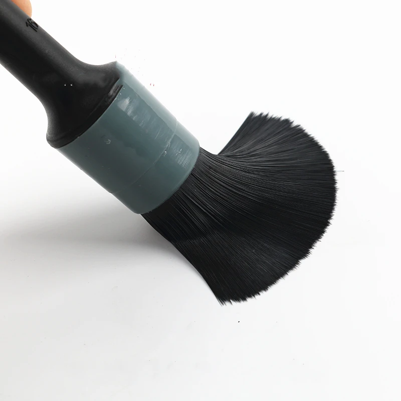 DI Brushes Boar's Hair Detailing Brush - 1 - Detailed Image