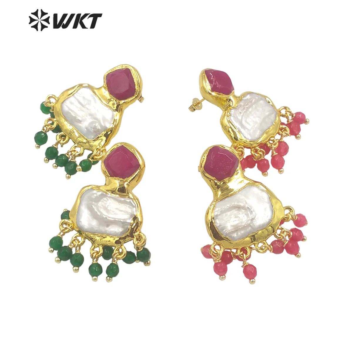 

WT-MPE118 Gorgeous Fashion Dangling Charm Natural Freshwater Pearl Earrings Amazing Women Anniversary Gold Statement Studs