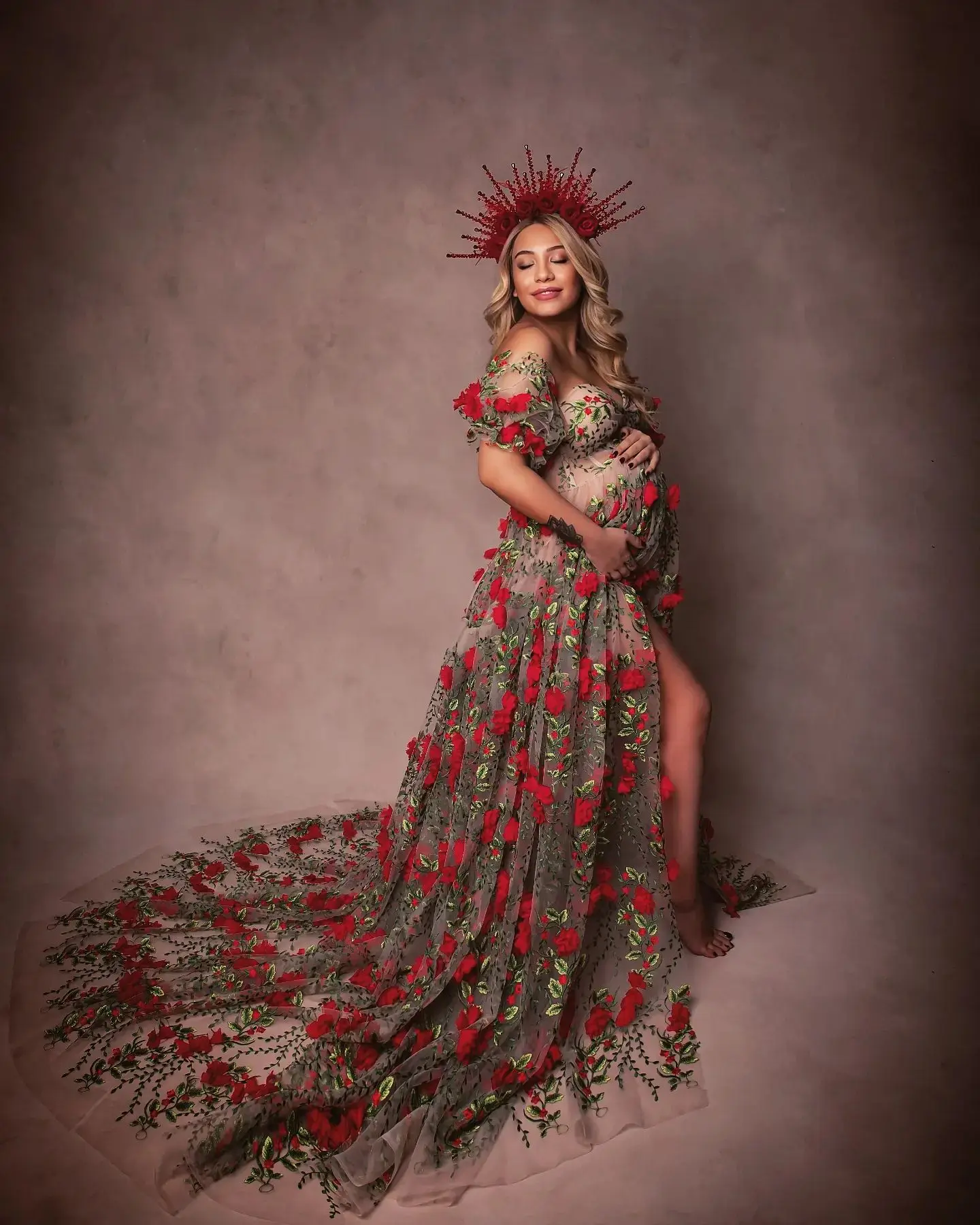 Рисунок 2 - Платье для беременных с красным