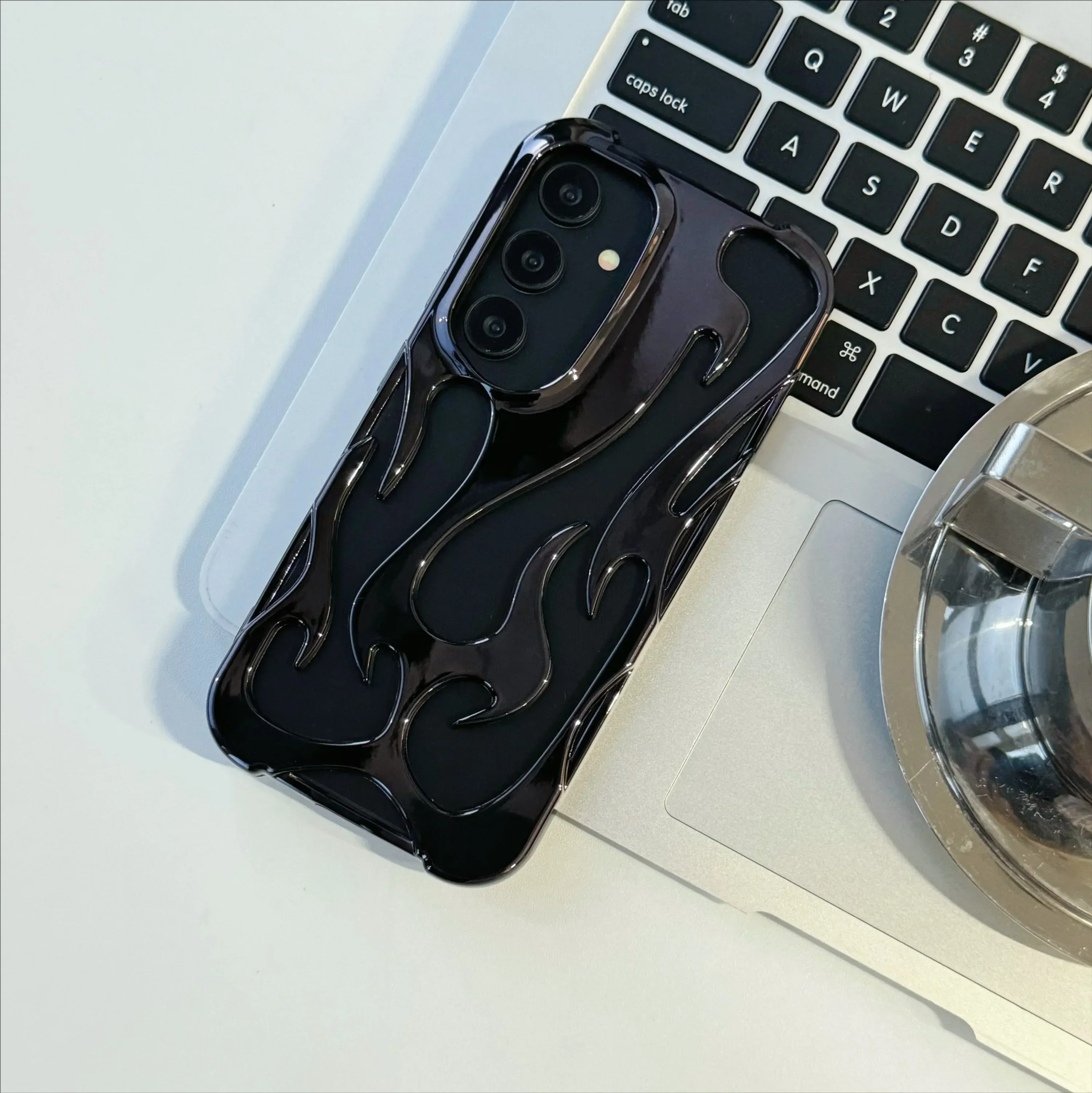 Custodia morbida alla moda con motivo a fiamma sottile e cava per Samsung Galaxy S24 Ultra S23 S22 A55 A16 A54 A06 A15 A14 Cover antiurto 3D_voghion.com