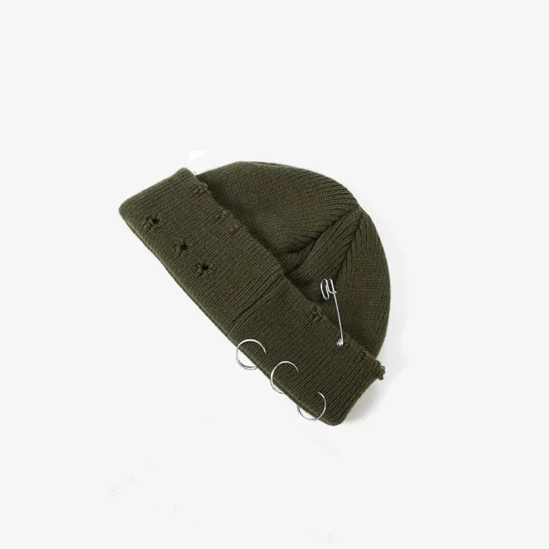 Y2K Gothic Beanie Wintermütze für Frauen und Mädchen, trendige Metallring-Pin Hip-Hop Streetwear Harajuku Skull Cap – Detail 13
