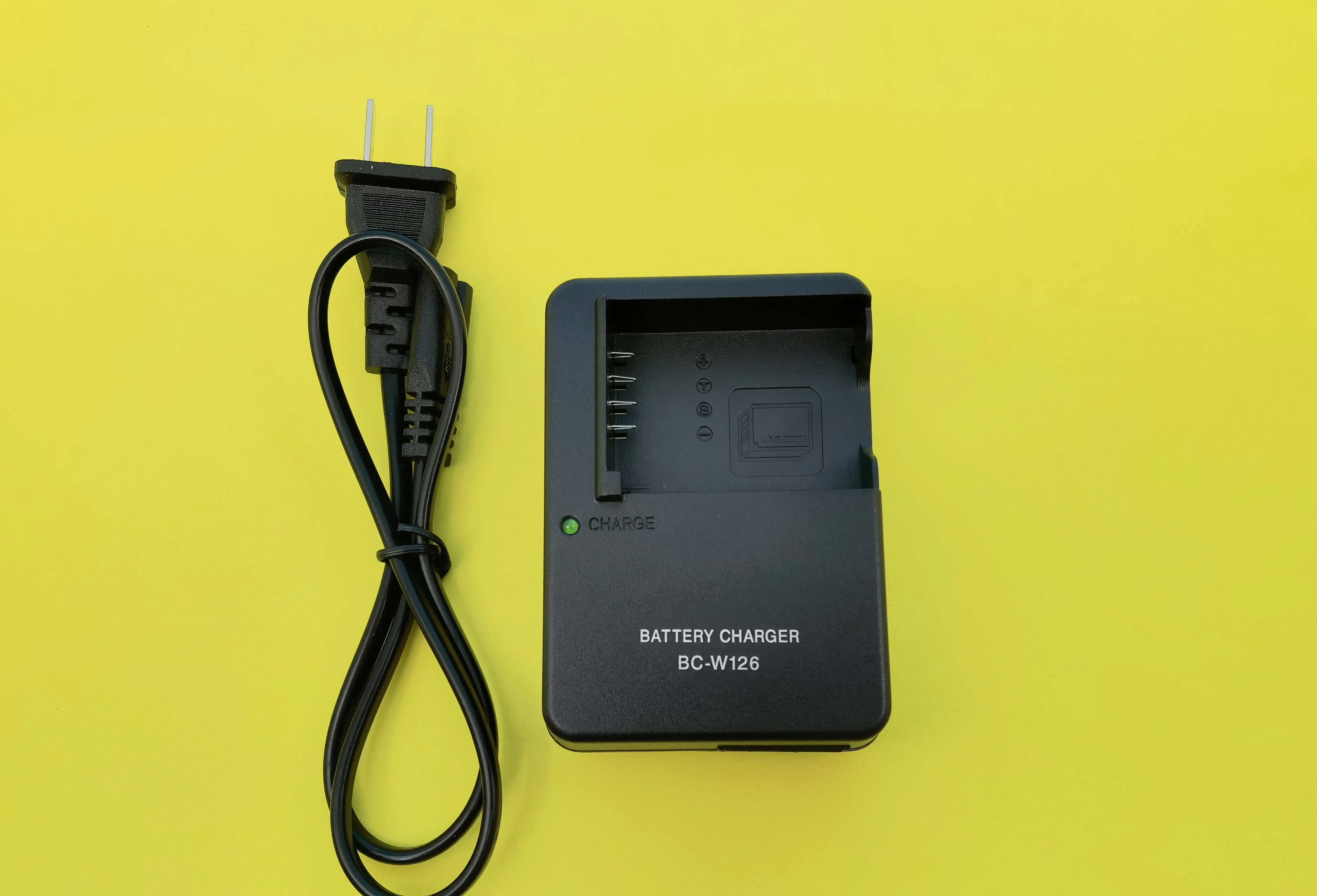 Description Picture 2 of itemW126 BC-W126 charger for Fuji XT3 XT20 XT30 XT100 XH1 XA3 XA5 XA7 XA10 XA20 XE1 XE2 Micro single camera NP-W126 charger NP W126s