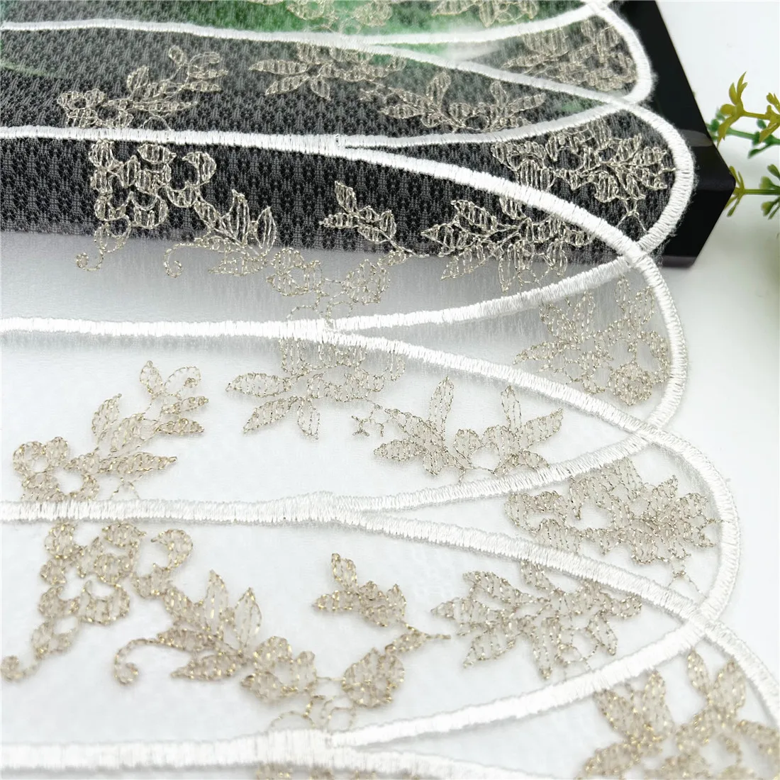 3y/lot Width 22.50cm White Gold Embroidery Lace Trim No-Elastic Clothing Accessories Dress Sewing Applique Costume Lace Fabric 2